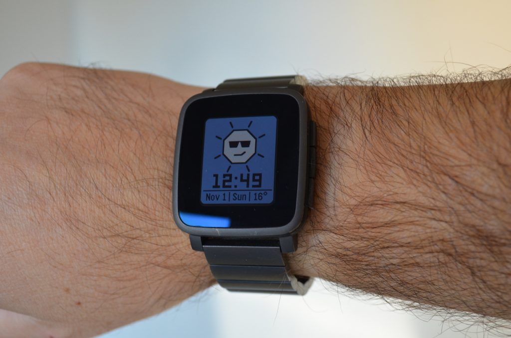 apple-watch-pebble-time-steel-samsung-gear-s2-moto-360-2nd-a-confronto