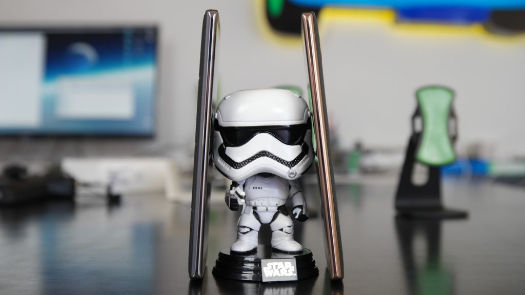 lg-v10-italia-vs-v10-usa-flash-review