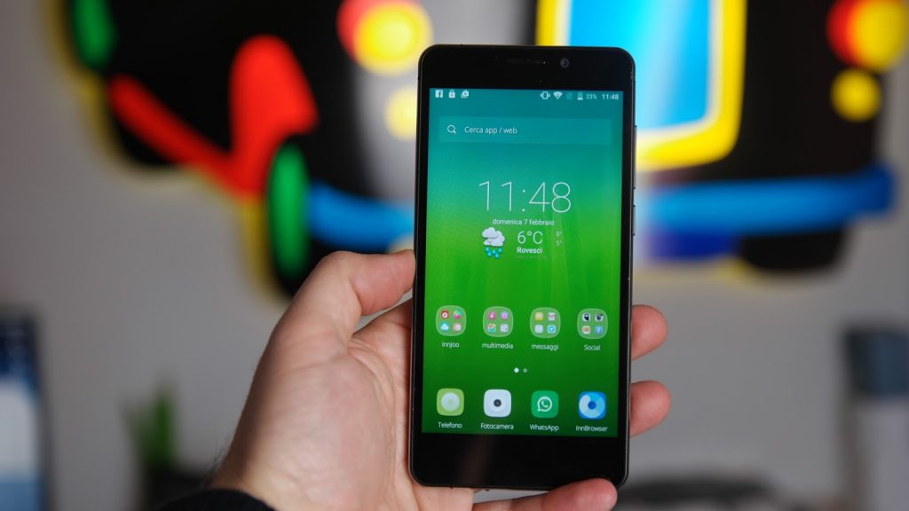 una-giornata-uno-smartphone-da-99-euro-sopravvissuto