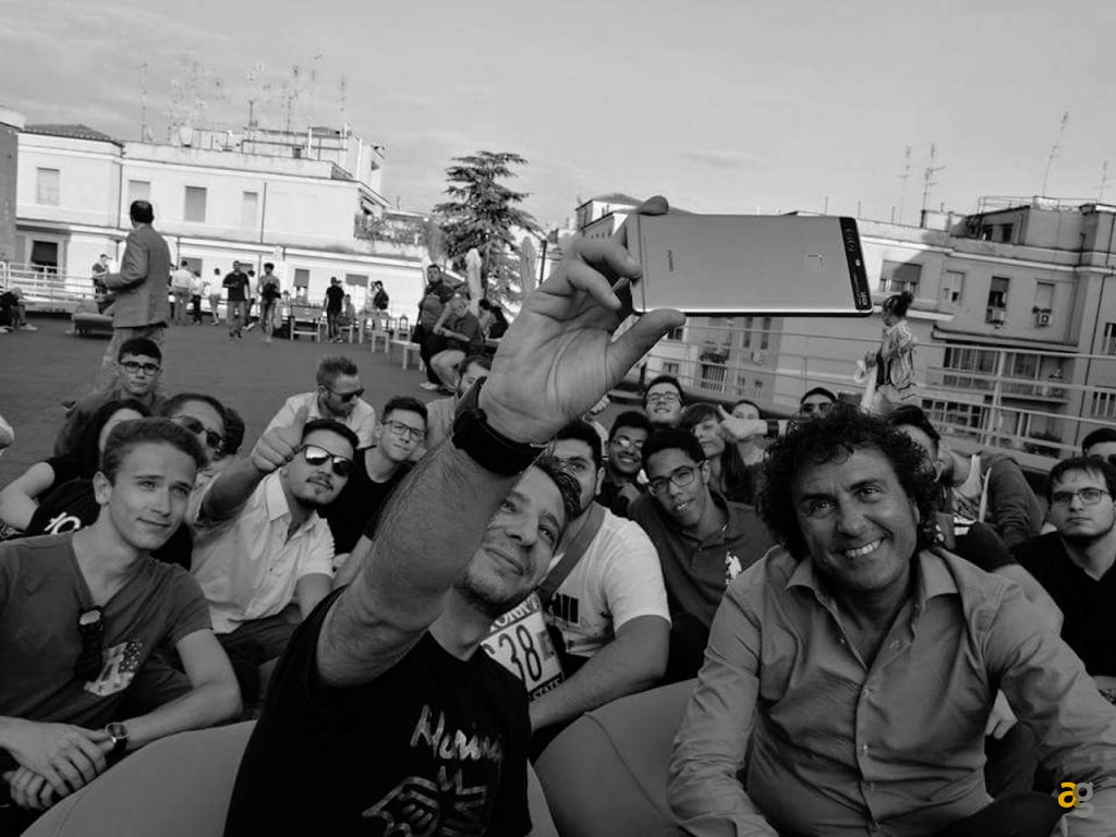 huawei-risponde-alle-vostre-domande-deliveroo-offre-laperitivo