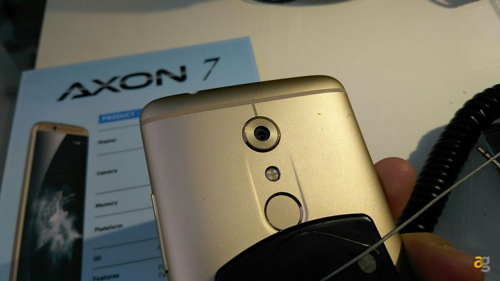 zte-axon-7-la-presentazione-internazionale-live-da-parigi-h-1930