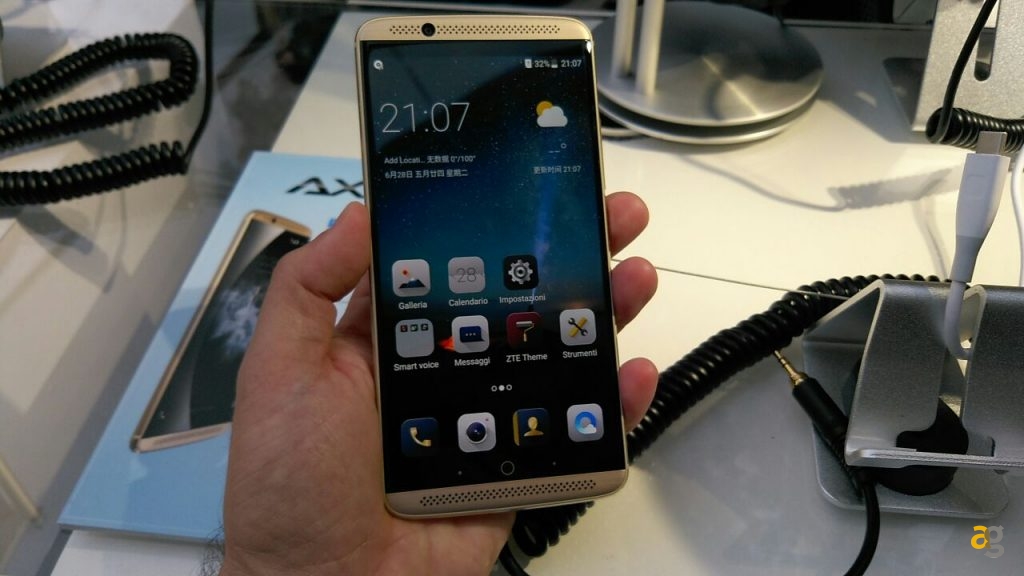 zte-axon-7-la-presentazione-internazionale-live-da-parigi-h-1930