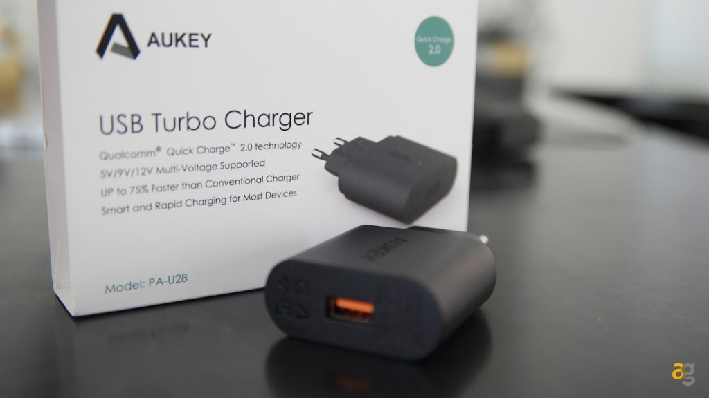 lo-scatolone-aukey-un-sacco-di-gadget-recensione