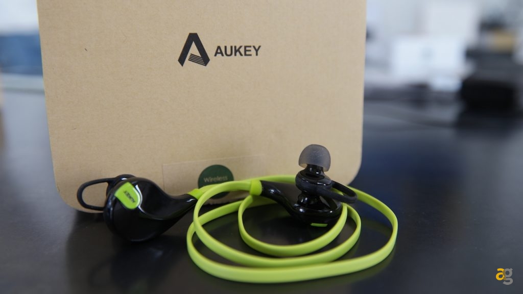 lo-scatolone-aukey-un-sacco-di-gadget-recensione