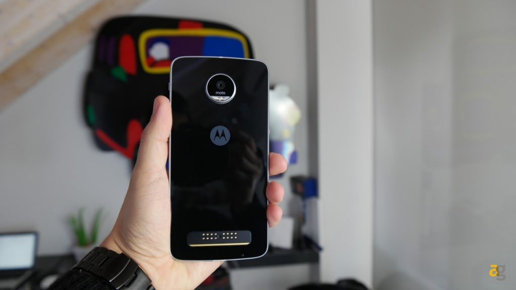 lenovo-moto-z-play-mods-proiettore-recensione