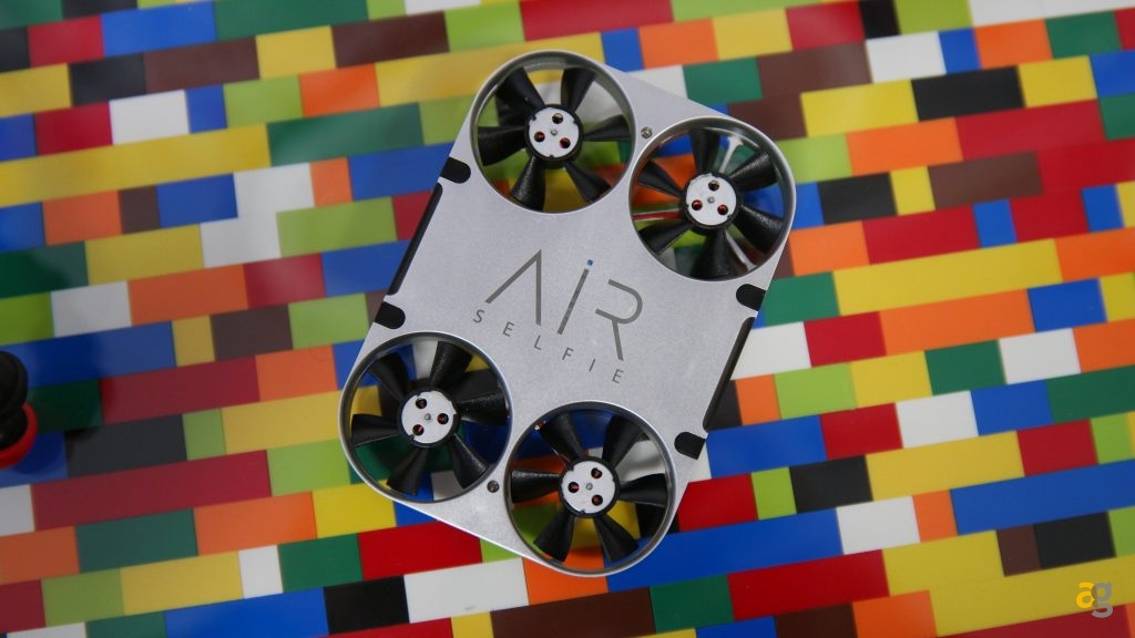 airselfie-minidrone-smartphone-anteprima