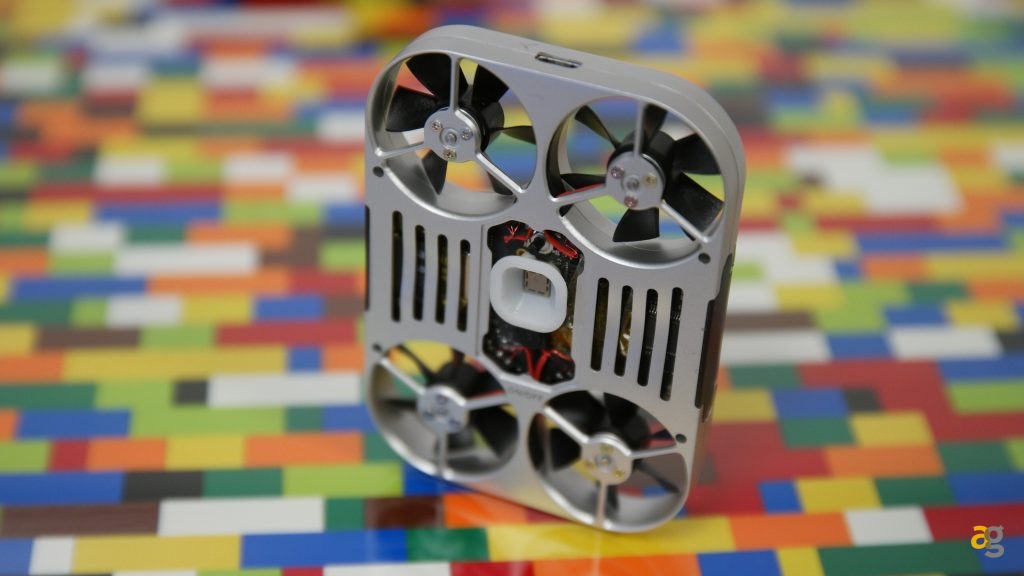 airselfie-minidrone-smartphone-anteprima
