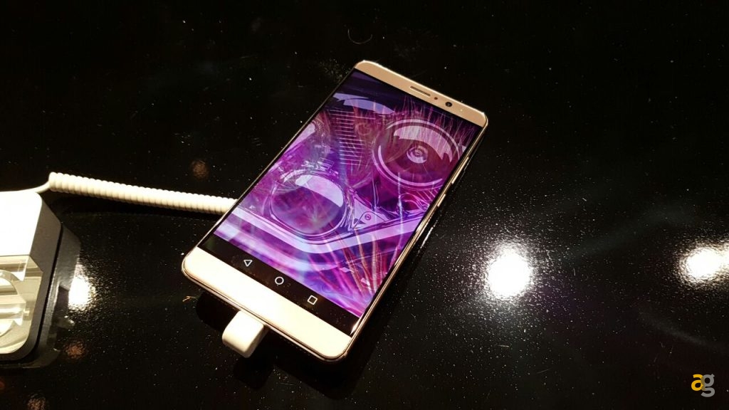 anteprima-huawei-mate-9-e-mate-9-porsche-design
