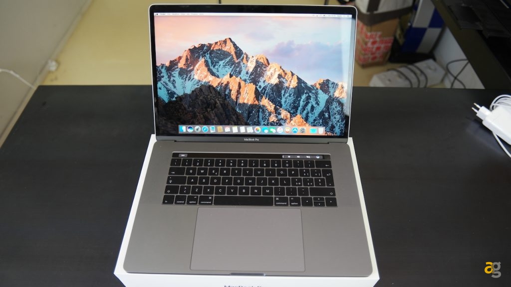 macbook-pro-15-touch-bar-recensione