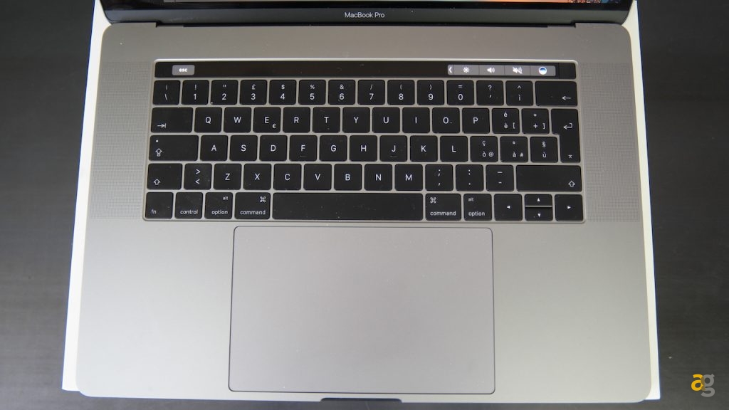 macbook-pro-15-touch-bar-recensione