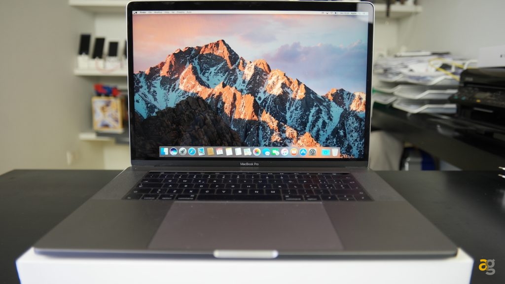 macbook-pro-15-touch-bar-recensione