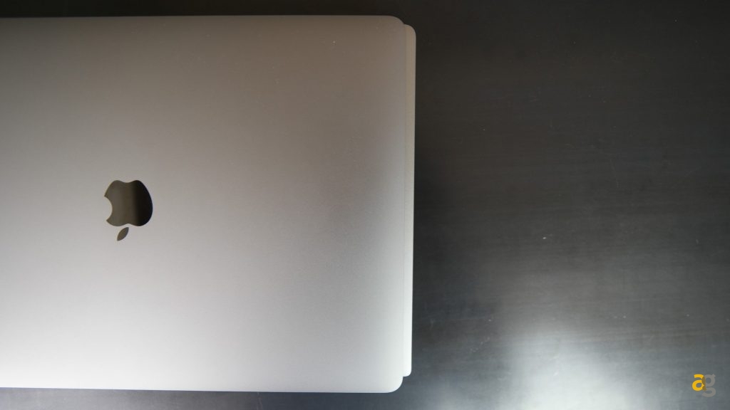 dell-xps-15-confronto-macbook-pro-15