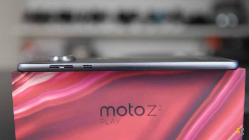 recensione-moto-z2-play