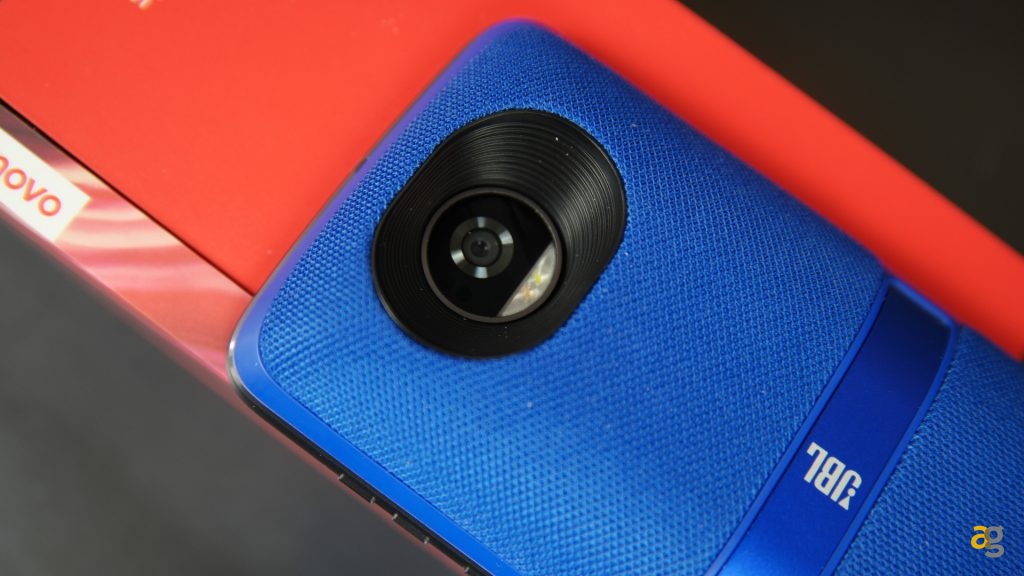 recensione-moto-z2-play