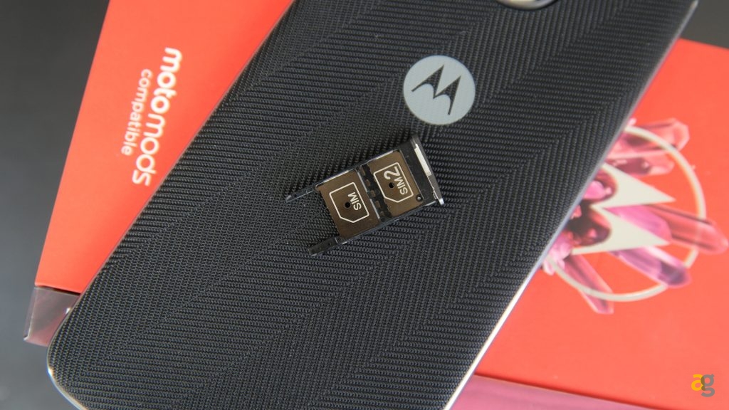 recensione-moto-z2-play