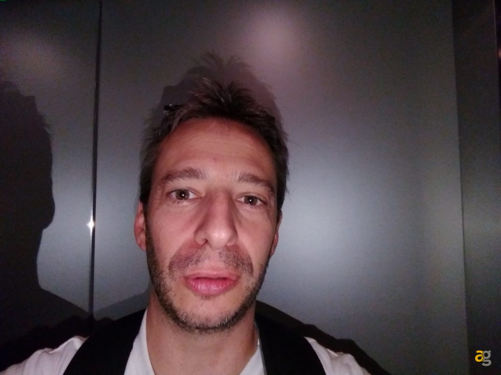 recensione-moto-z2-play