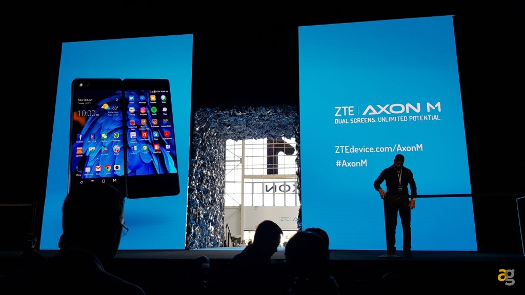 zte-axon-m