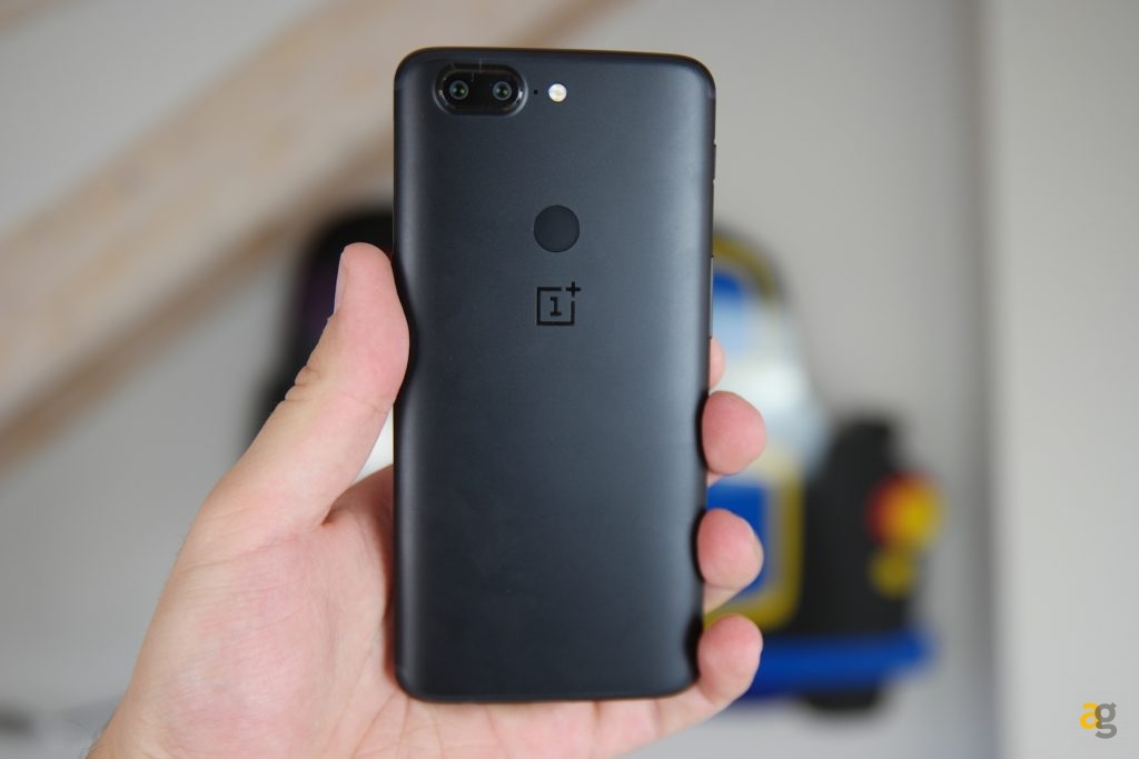 recensione-oneplus-5t