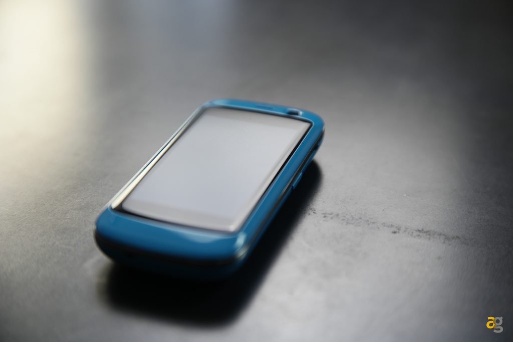 lo-smartphone-piu-piccolo-del-mondo