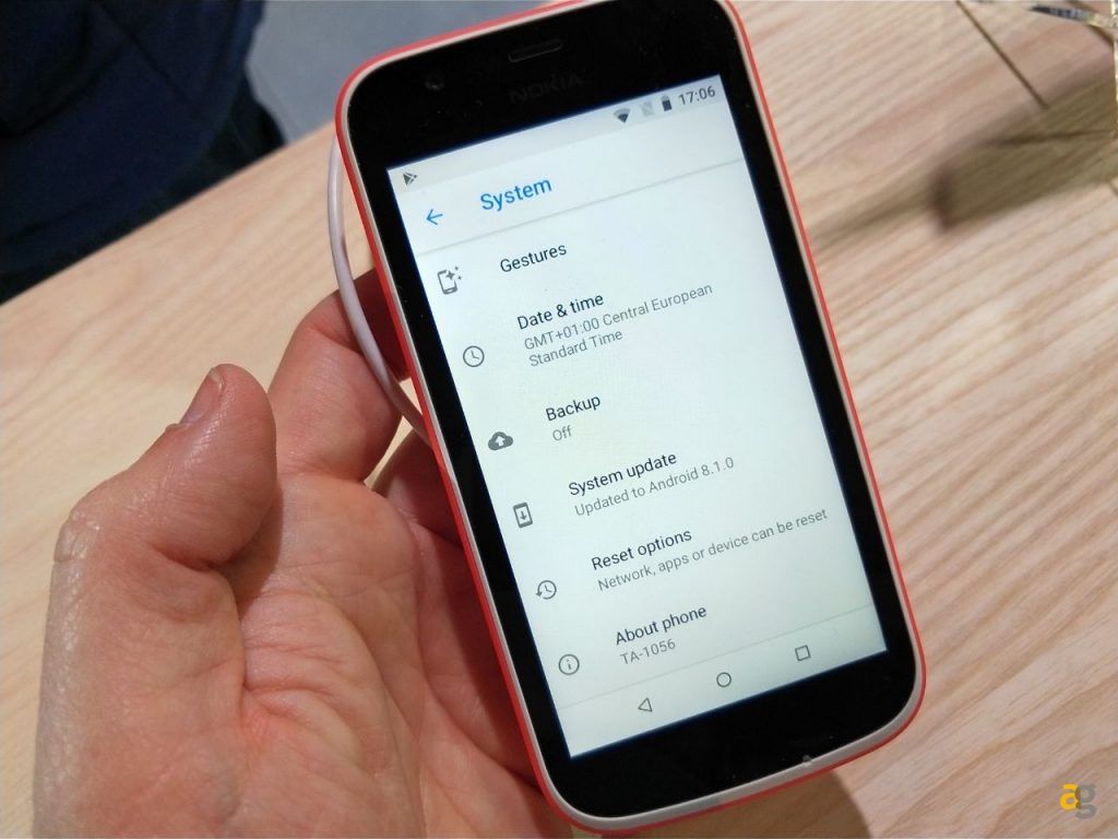 nokia-annuncia-un-8110-nokia-8-7-6