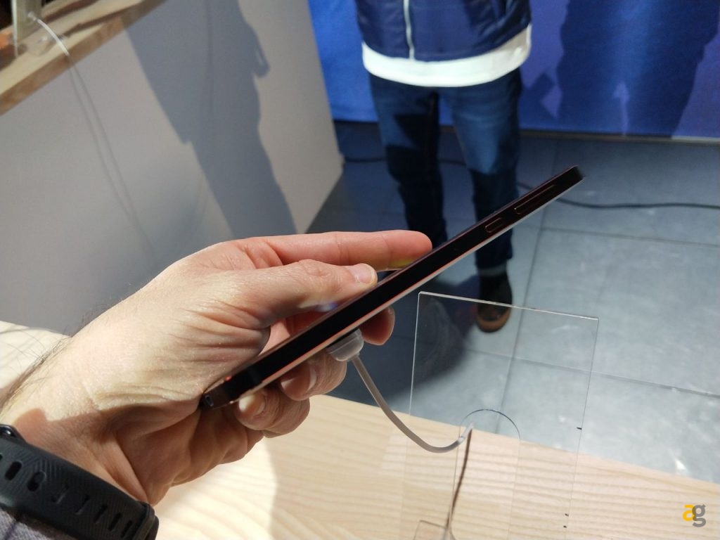 nokia-annuncia-un-8110-nokia-8-7-6