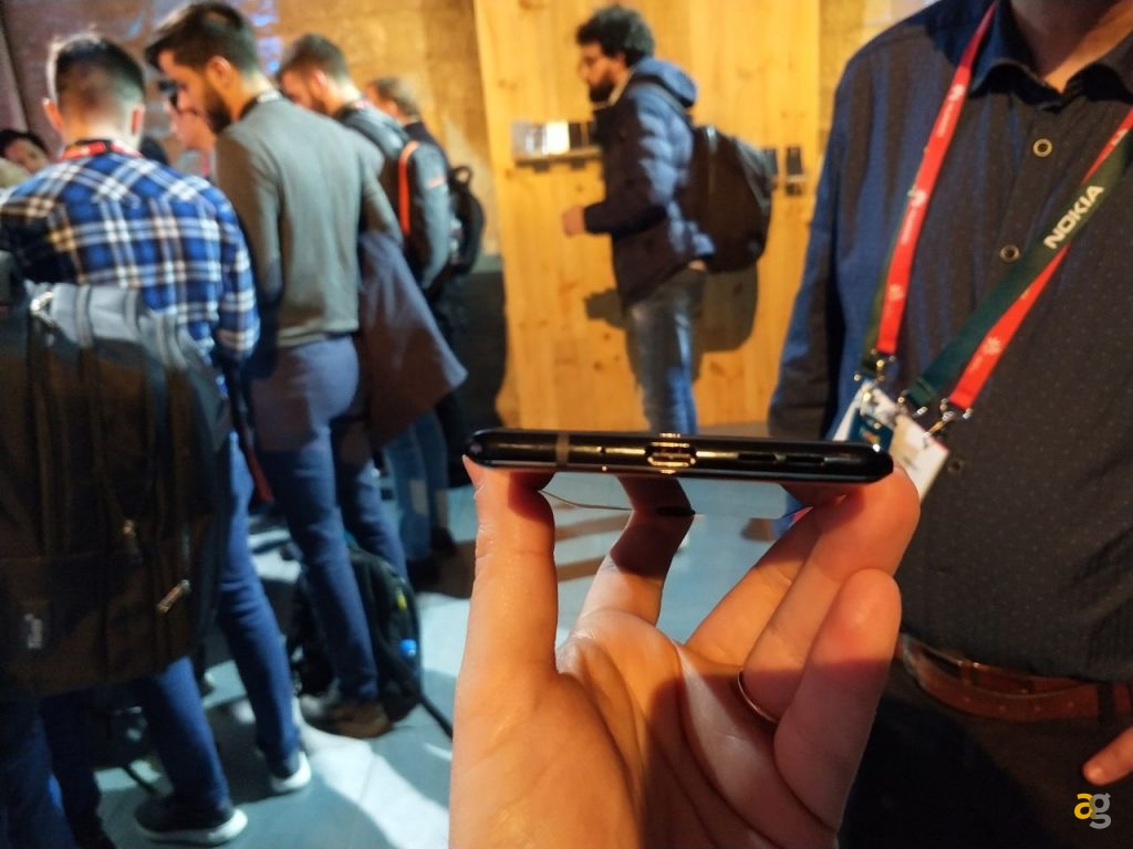 nokia-annuncia-un-8110-nokia-8-7-6