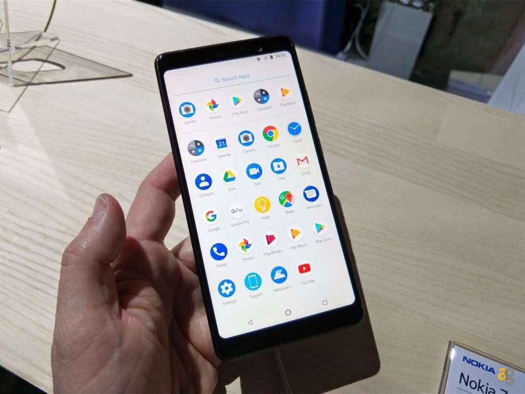 nokia-annuncia-un-8110-nokia-8-7-6