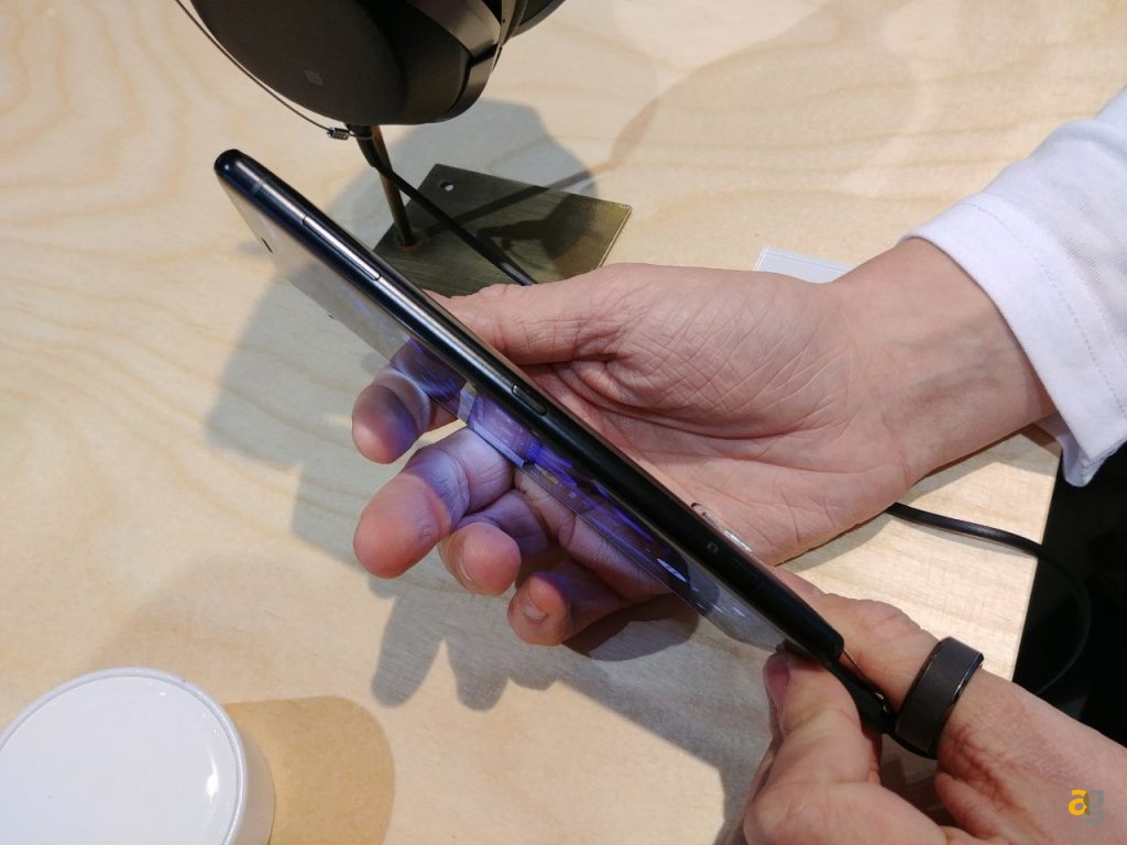 sony-xz2-compact-nuove-cuffie-ear-duo