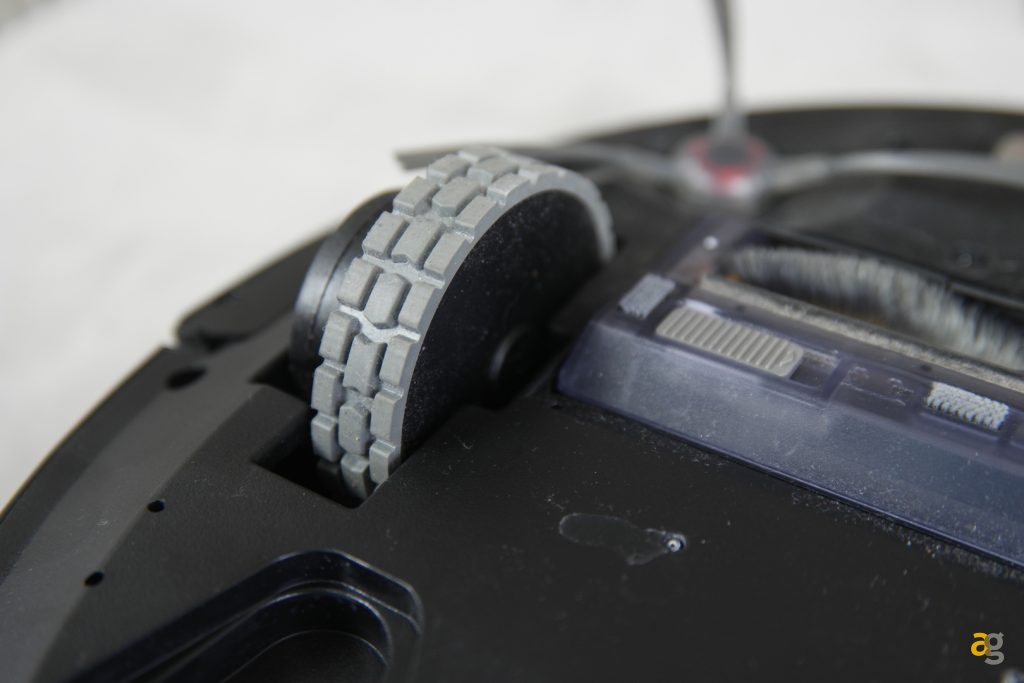 recensione-ecovacs-ozmo-930