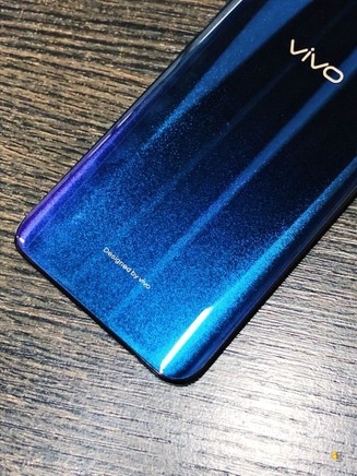 vivo-v11-caratteristiche-immagini-tacca-amoled