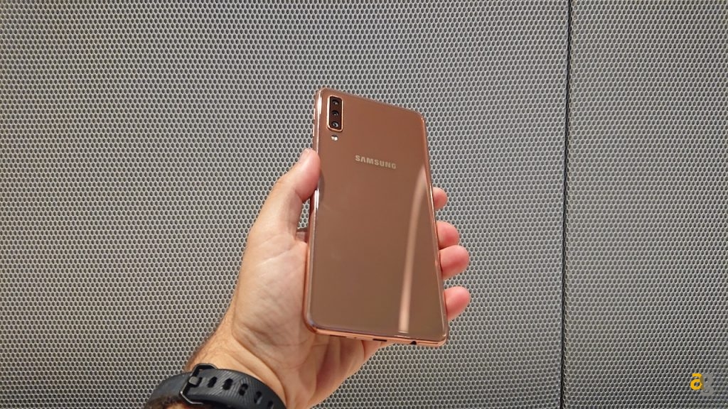 anteprima-samsung-galaxy-a7-2018