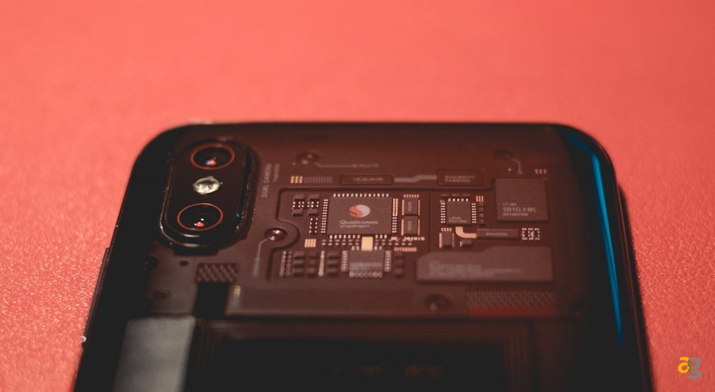 recensione-xiaomi-mi8-pro-trasparente