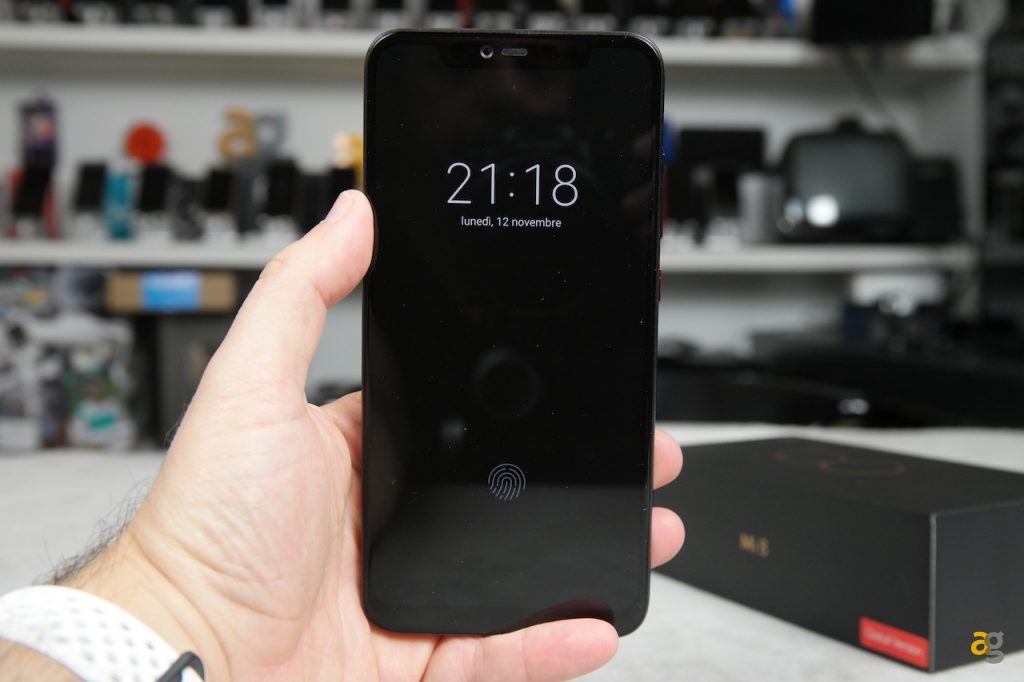 recensione-xiaomi-mi8-pro-trasparente