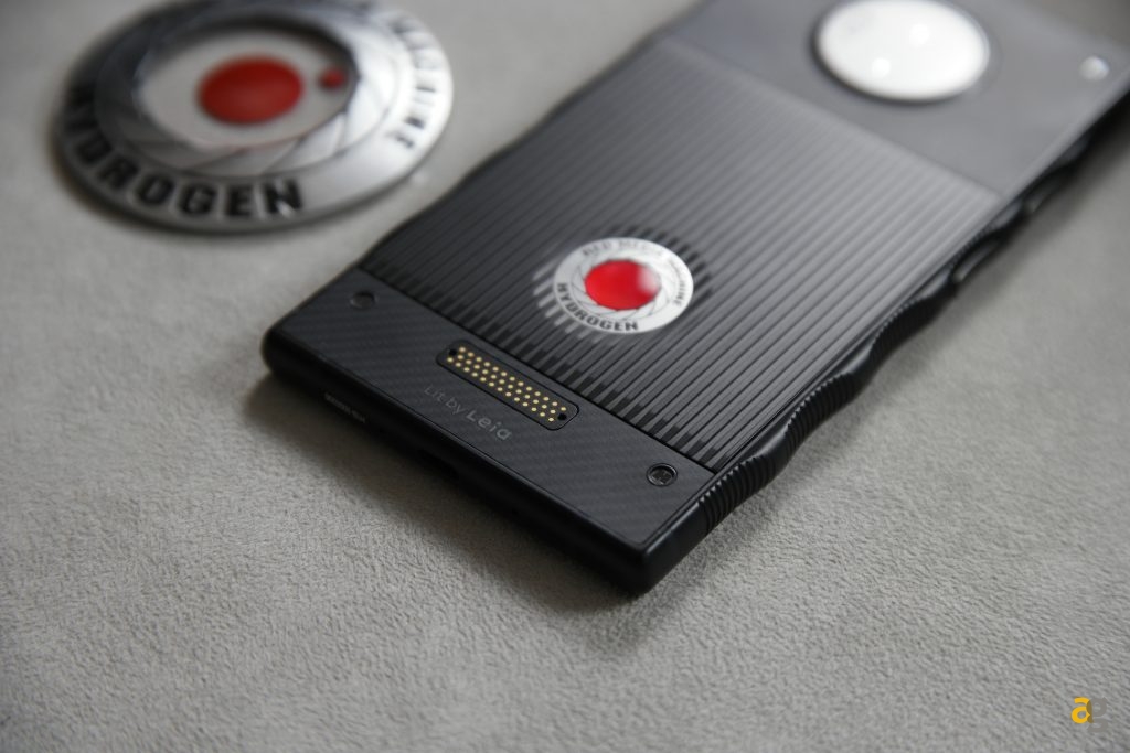 unboxing-red-hydrogen-con-display-olografico