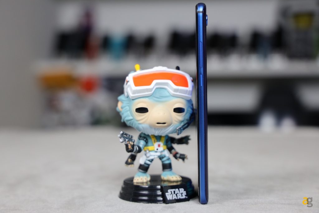 anteprima-honor-view-20-display-forato