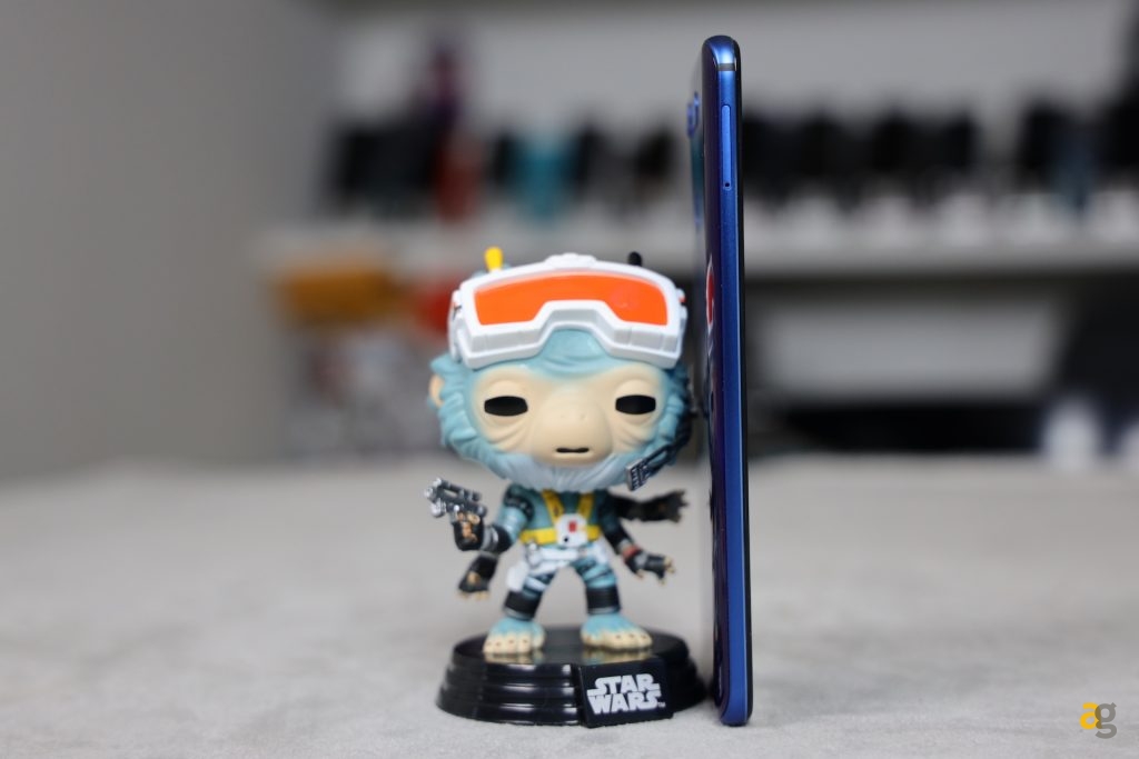 anteprima-honor-view-20-display-forato