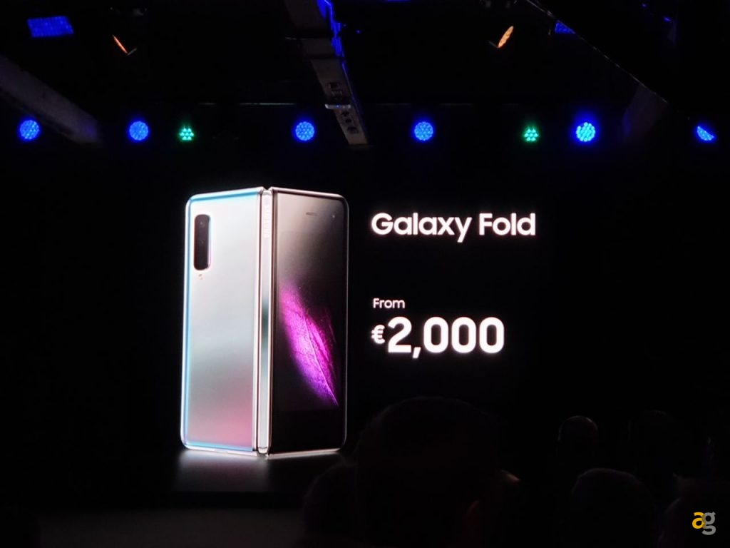 samsung-galaxy-fold-caratteristiche-e-anteprima-del-pieghevole