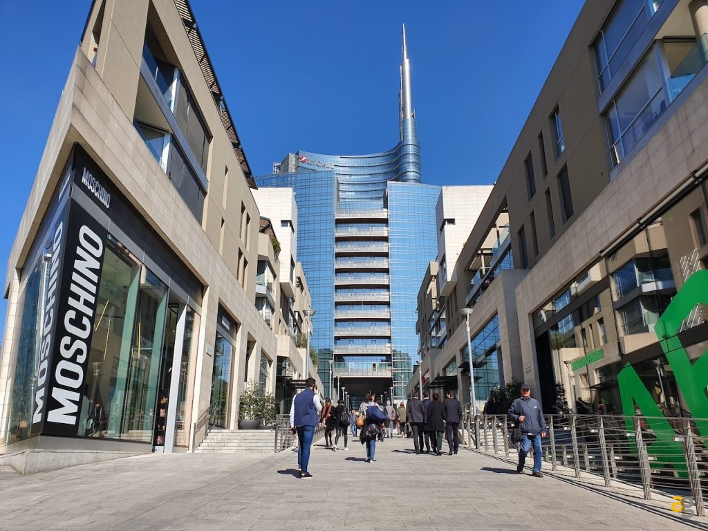 confronto-galaxy-s10e-e-iphone-xr