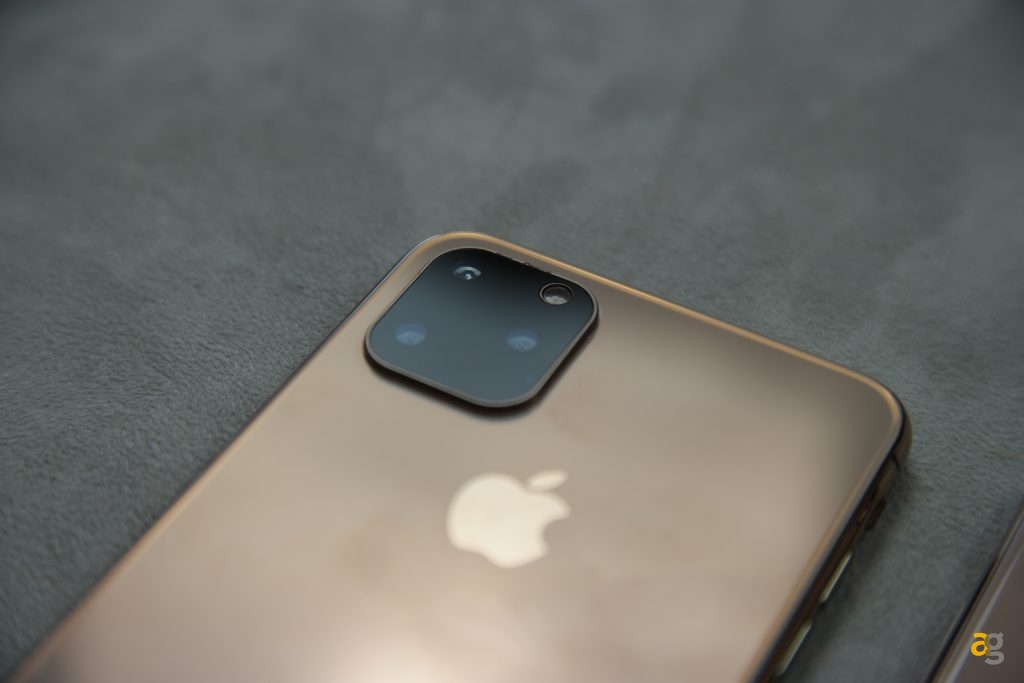 unboxing-iphone-11-clone-ecco-come-sara