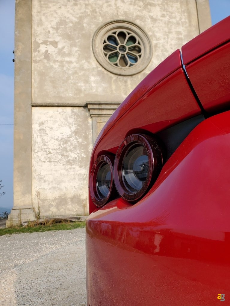 una-giornata-con-ferrari-812-e-galaxy-fold-5g