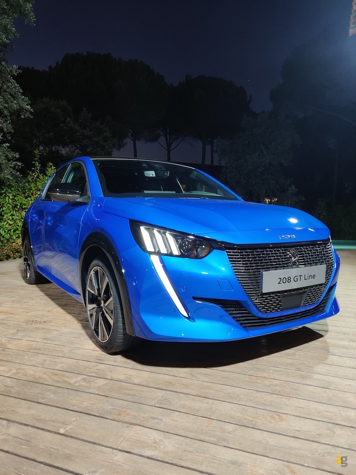 peugeot-208-elettrica-benzina-e-diesel-prova-su-strada