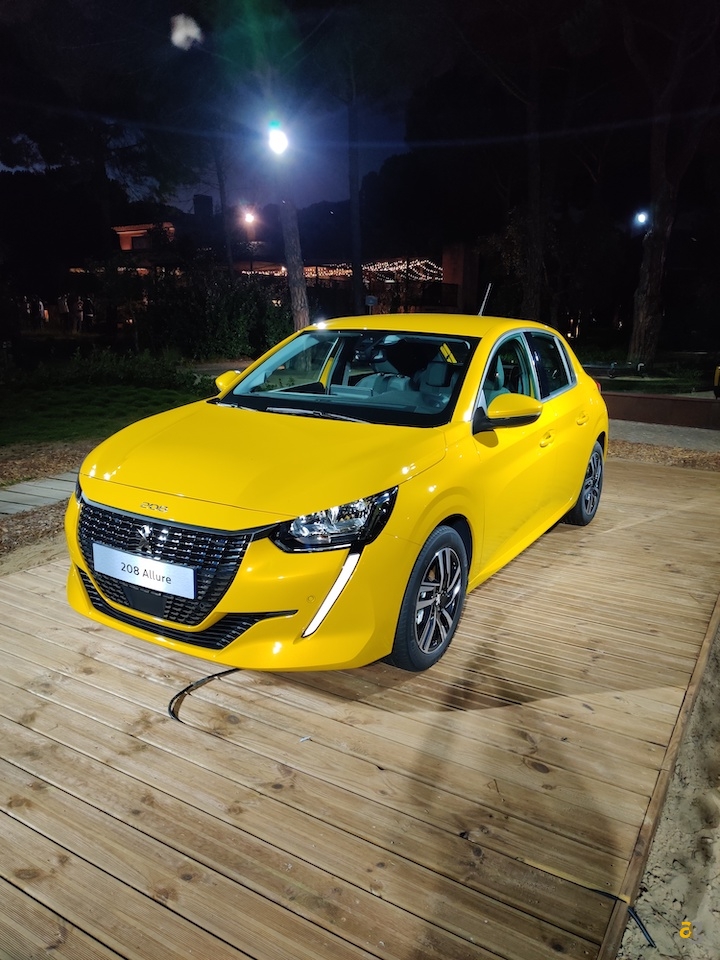 peugeot-208-elettrica-benzina-e-diesel-prova-su-strada