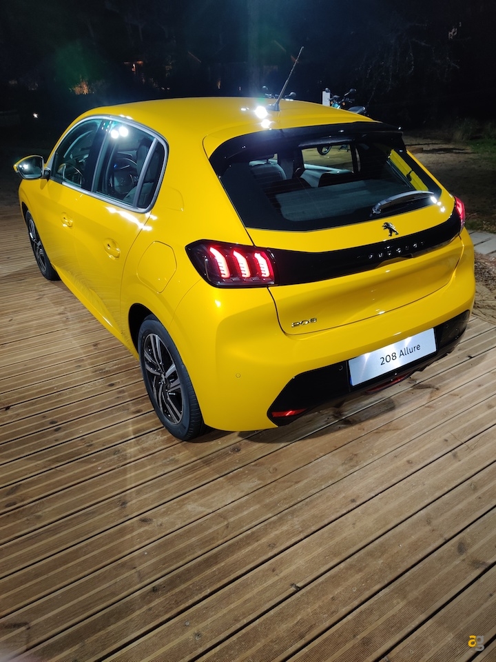 peugeot-208-elettrica-benzina-e-diesel-prova-su-strada