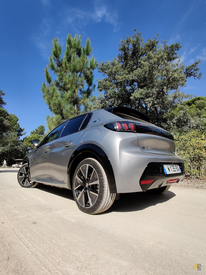 peugeot-208-elettrica-benzina-e-diesel-prova-su-strada