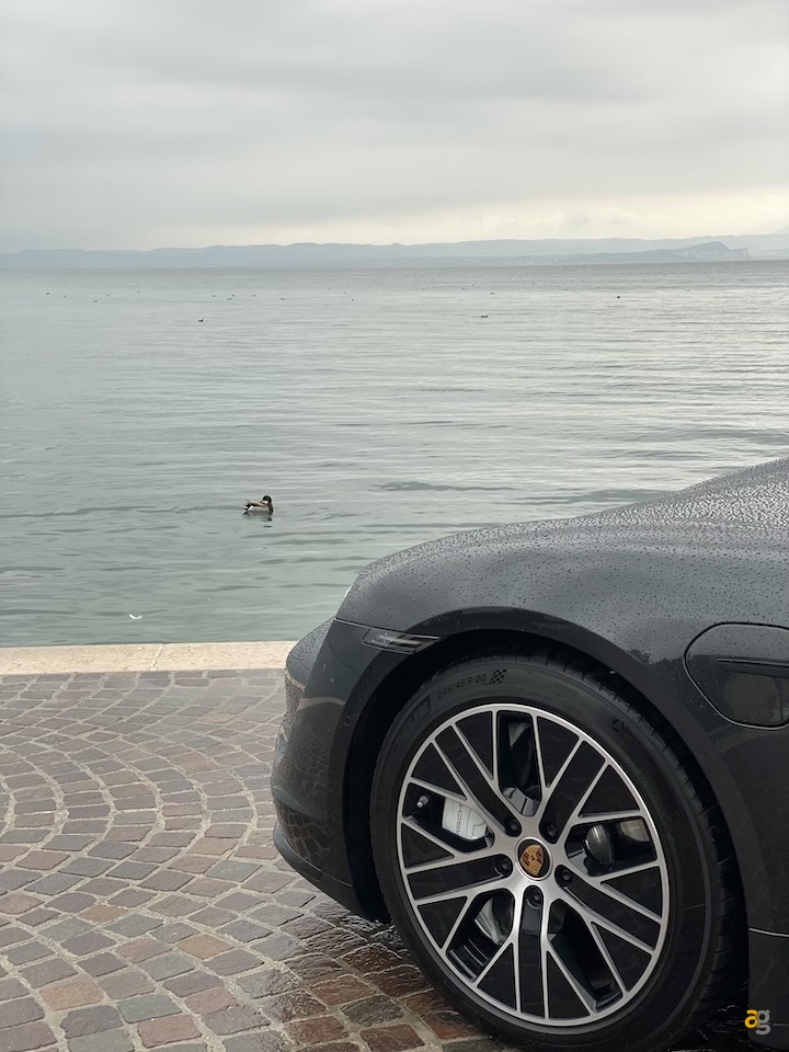 la-tecnologia-di-porsche-taycan-100-elettrica