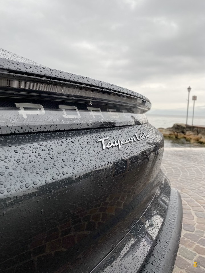 la-tecnologia-di-porsche-taycan-100-elettrica
