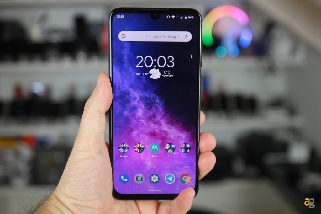 recensione-motorola-one-zoom