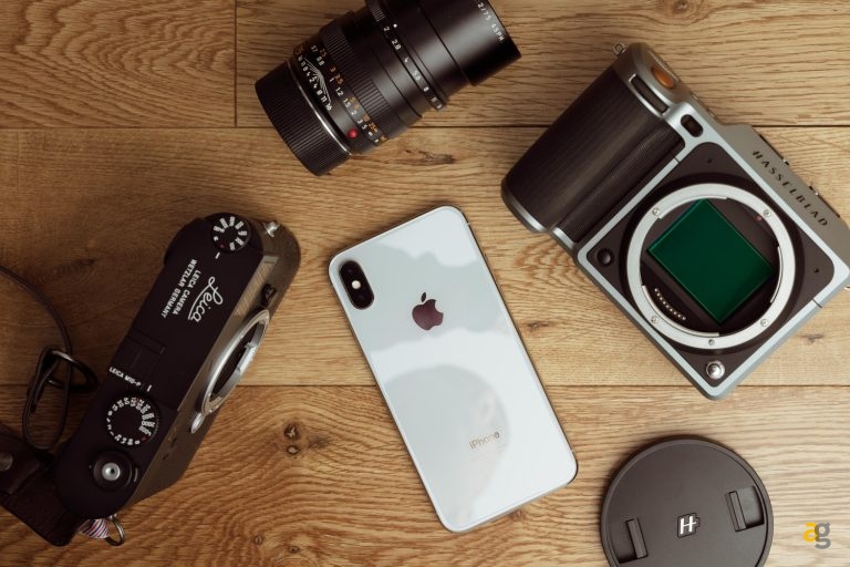 smartphones-replace-full-frame-cameras-fstoppers-hsselblad-medium-format-leica-usman-dawood-2018