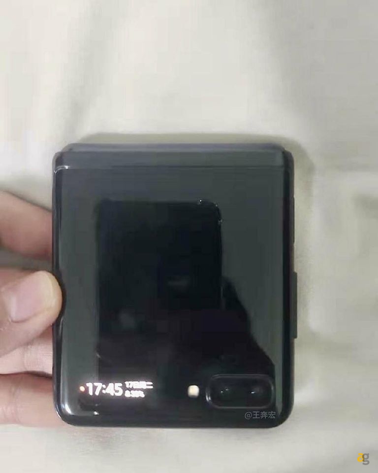 ecco-il-galaxy-fold-2-svelato-da-immagini-reali-design-a-conchiglia