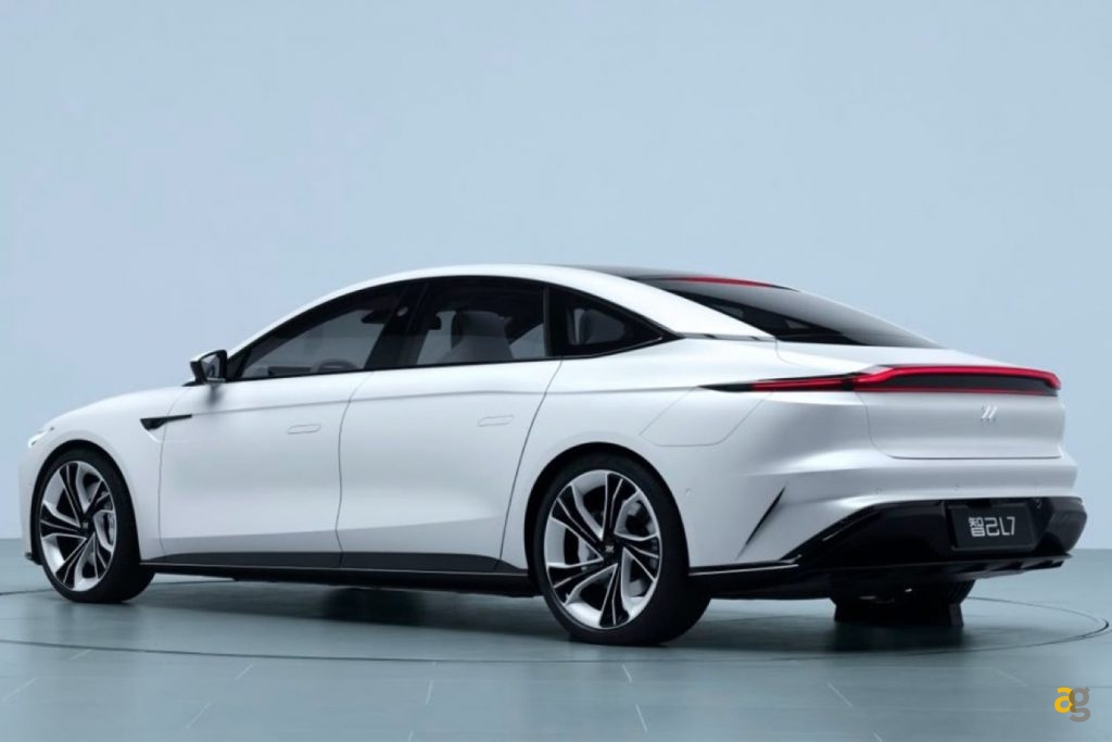 alibaba-saic-insieme-elettrica-da-1000km-zhiji-l7